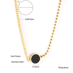 Détails du collier en acier doré avec pendentif en nacre noire et dimensions