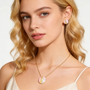 Collana Con Ciondolo Tondo In Madreperla E Orecchini In Acciaio Inossidabile Minimalista Geometrico Per Donne