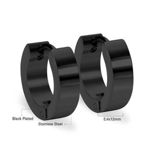 Dettaglio di orecchini a cerchio in acciaio inossidabile nero 4x12mm con dati