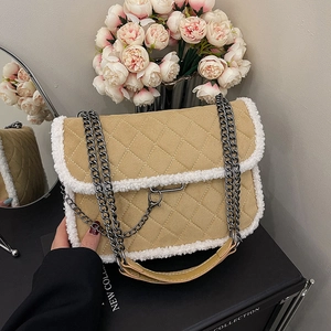 Sac Bandoulière Matelassé Femme Avec Bordure En Polaire Chaîne Suédine Mat Sac Porté Épaule Grande Capacité