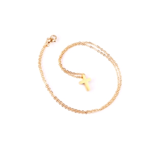 Goldene Edelstahlkette mit Kreuzanhänger und polierter Oberfläche auf O-Kette