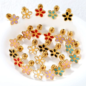 Set di orecchini a margherita in smalto colorato e acciaio inossidabile placcato oro con vite