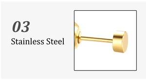 Vue détaillée de la tige de la boucle d'oreille en acier doré et de son support plat