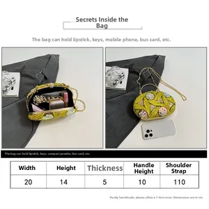 Guide des tailles du sac de soirée à paillettes avec dimensions 20x14x5 cm et espace