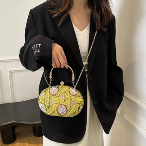Pochette de soirée fleurie à paillettes avec poignée dorée et bandoulière pour femme