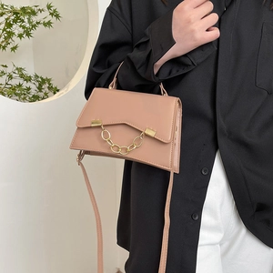 Borsa a tracolla alla moda in ecopelle rosa con catena dorata e manico per donna