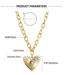 Detailed size chart for gold heart pendant necklace showing 27.5x24mm dimensions and 55cm chain