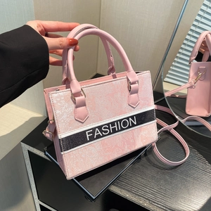 Fashion Embroidered PU Leather Small Square Tote Bag For Women Luxurious Top Handle Crossbody Shoulder Bag Floral Pattern Handbag