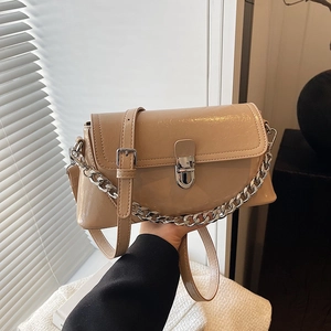 Sac Bandoulière Femme PU Cuir Verni Texture Plissée Chaîne Argentée Boucle Métal Sac À Main Tendance Chic
