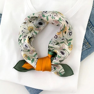 Foulard Carré En Satin De Mûrier À Imprimé Fleuri Élégant Carré De Cou Léger Et Respirant Bandeau Accessoires Mode Pour Femmes