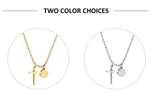Détails des pendentifs croix et Marie sur chaînes à billes dorées et argentées
