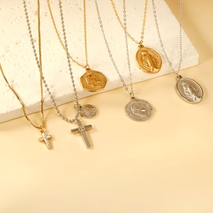 Colliers en acier inoxydable plaqué or 18K avec pendentifs croix et pièces vintage