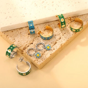 Retro C-shaped hoop earrings with colorful daisy enamel and geometric patterns
