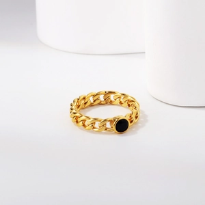 Vintage gold-plated Cuban chain ring with a circular black onyx element for women