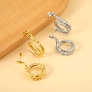 Orecchini a serpente chic in oro 18K e argento con trama a scaglie e design a spirale