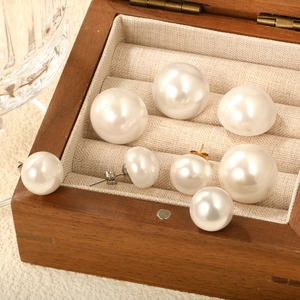 Boucles D'oreilles Puce Künstliche Perle Minimalistes Acier Inoxydable Plaqué Or Boule D'acier Creuse Bijoux Mode Femme