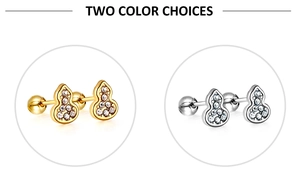 Détail des boucles d'oreilles gourde en or et argent avec sertissage de cristaux brillants
