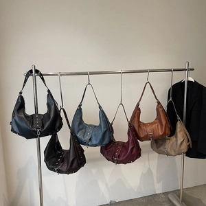 Retro hobo shoulder bag collection in six colors with star rivet and wide strap details