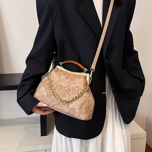 Vintage Beige Arzttasche mit Lotus-Koi-Prägung und Metallrahmenverschluss