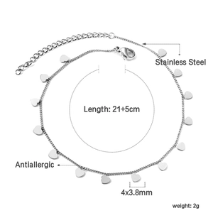 Detail view of heart pendant anklet with 21+5cm length and antiallergic properties