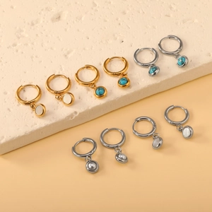 Set di orecchini a cerchio chic con ciondoli in turchese e perle su base in pietra