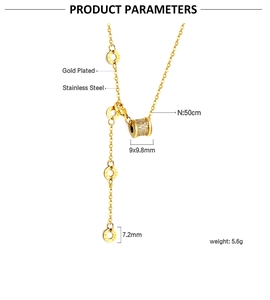 Détail des dimensions du collier à pendentif cylindrique en acier inoxydable doré