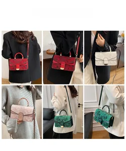 Collage de sacs à broderie papillon en quatre couleurs avec divers styles de portage