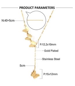 Maßzeichnung der goldenen Schmetterlingskette mit Details zu Kettenlänge und Anhängergröße