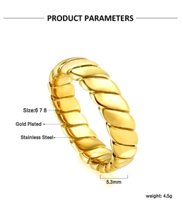 Detailed product specs of gold-plated croissant ring showing 5.3mm width and size options