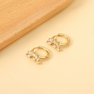 Boucles D'Oreilles Huggie En Acier Inoxydable Plaqué Or Avec Zircone Cubique Marquise Et Baguette Bijoux Élégants