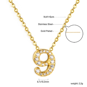 Collier en acier inoxydable plaqué or 18K avec pendentif chiffre 9 et cristaux blancs