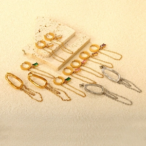 Orecchini A Cerchio Con Nappa In Acciaio Inossidabile Per Donna Placcati In Oro 18K Zircone Geometrico Elegante