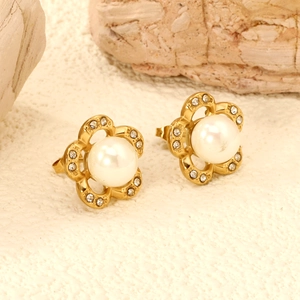Flower Artificial Pearl Stud Earrings Stainless Steel Gold Plated Rhinestone Elegant Sweet Versatile Daily Jewelry For Women