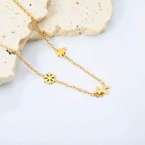 Collana in acciaio inossidabile dorato con pendenti albero di Natale, renna e fiocco