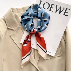 Carré De Satin En Satin De Mûrier Élégant Rétro Imprimé Petit Foulard Écharpe Décorative Pour Femmes Mode Accessoire