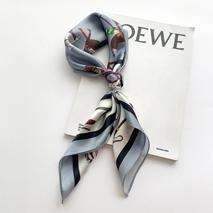 Foulard Carré En Satin De Mûrier Imprimé Équestre Vintage Satin Élégant Bandeau Cheveux Pour Femme