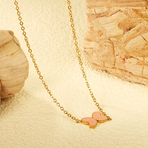 Collier papillon élégant plaqué or pour femme avec pendentif rose en forme de cœur