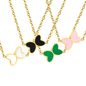 Colliers pendentifs papillon élégants en quatre couleurs avec chaînes en acier doré poli