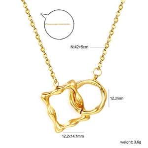 Collier en acier inoxydable doré avec des pendentifs imbriqués carrés et ronds irréguliers