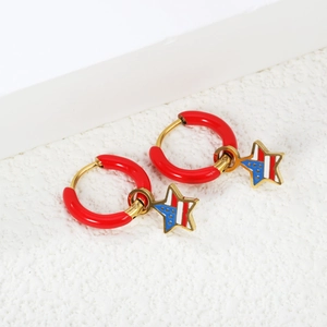 Orecchini a stella patriottica con anelli in smalto rosso e pendenti con bandiera USA