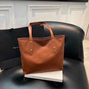 Women Crocodile Embossed Tote Bag PU Leather Large Capacity Shoulder Handbag For Commuting Casual With Metal Rivets