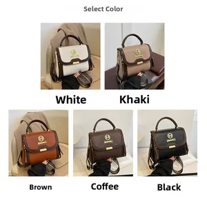 Collage de sacs à main en blanc, kaki, marron et noir avec larges bandoulières