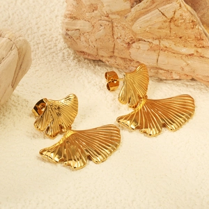 Golden double fan-shaped stainless steel earrings with radiant textured finish