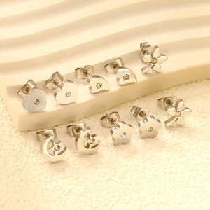 Lot de boucles d'oreilles en acier inoxydable avec cristaux en forme de fleurs