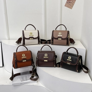Sac à main tendance pour femme à grande capacité avec bandoulière large en cinq couleurs