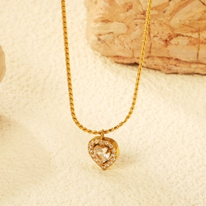 Elegant gold heart zircon necklace for women with minimalist twisted chain design