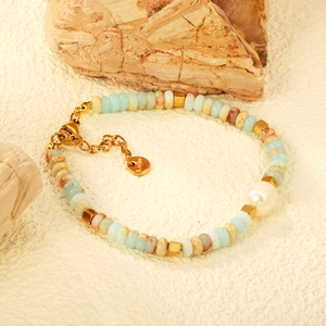 Colorful stone beaded bracelet with white pearl and gold stainless steel chain