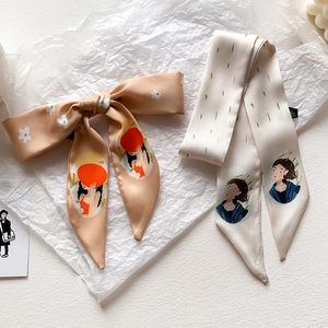 Sottili foulard in seta con stampe floreali vintage per capelli e decorazione