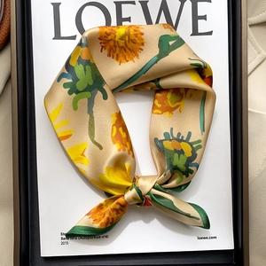 Foulard En Satin Femme Satin De Satin De Mûrier Tournesol Paisley Imprimé Élégant Mode Tour De Cou Tête Carré Luxe