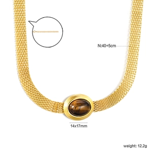 Detail der 18K Gold Mesh-Halskette mit Tigerauge-Stein und Größenmessetiketten
